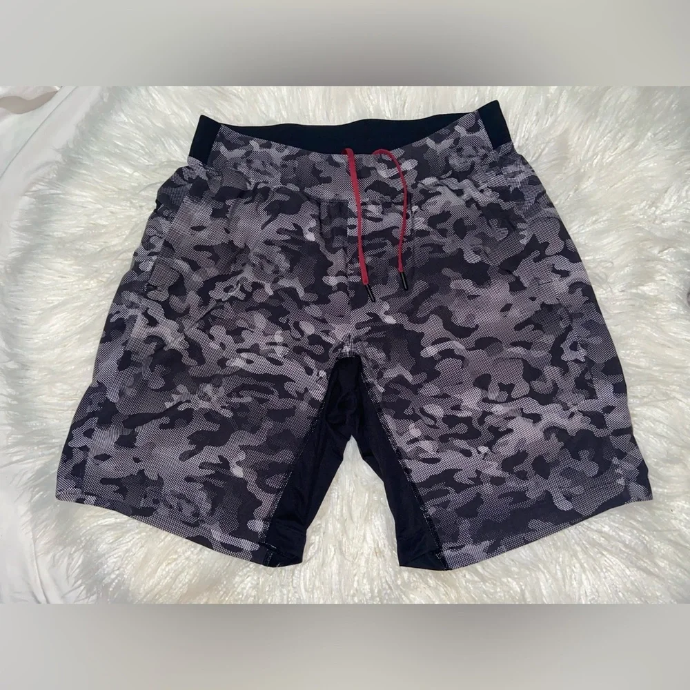 lululemon athletica Camo Print Athletic Shorts - Picture 3 of 6